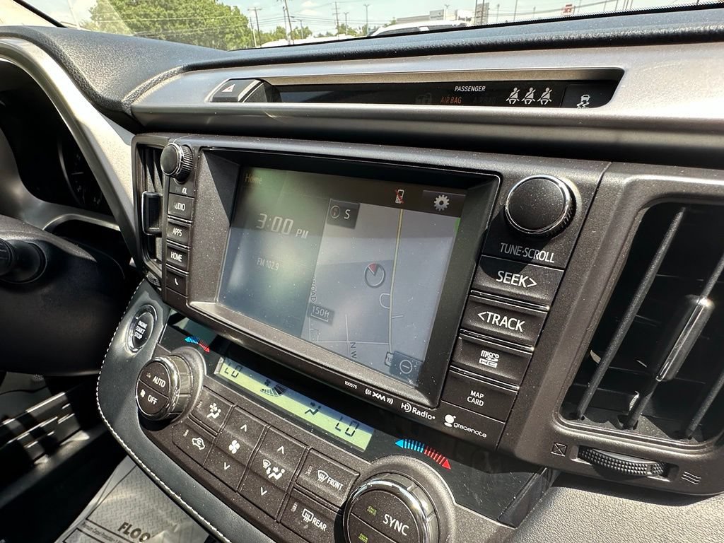 Used 2018 Toyota RAV4 XLE FWD image 16