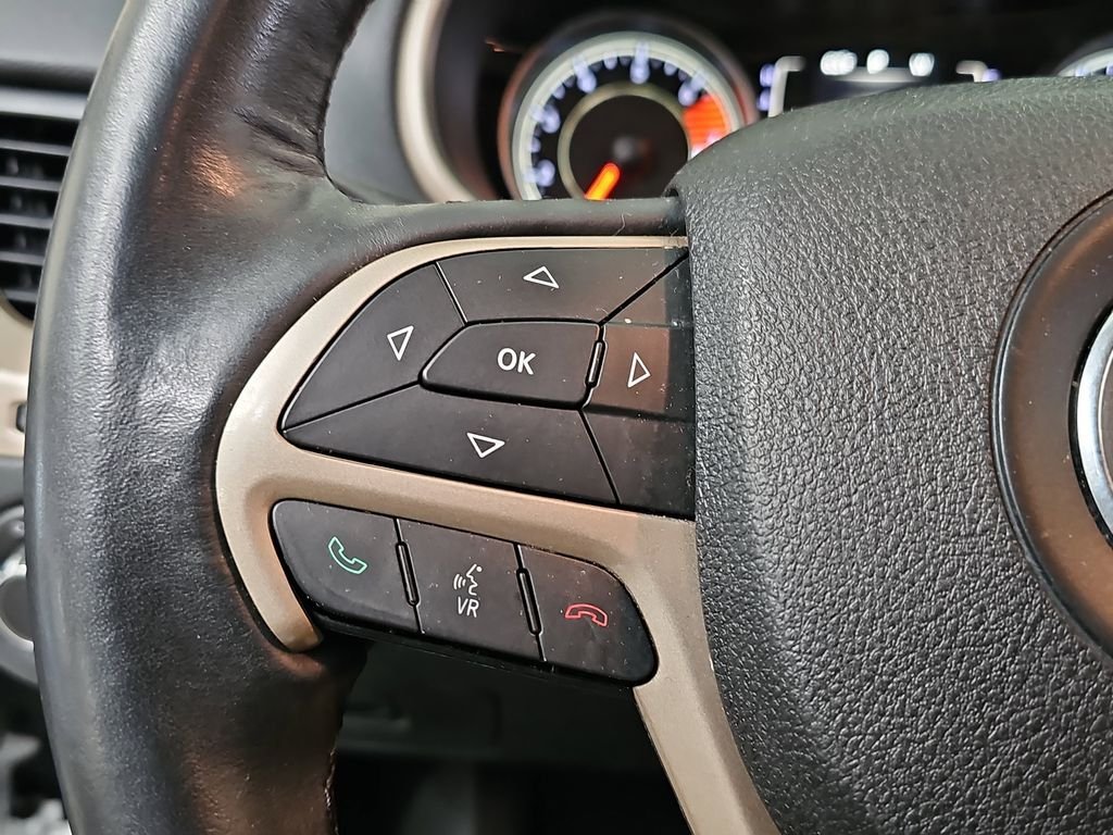 Used 2016 Jeep Cherokee Sport w/ Cold Weather Group AWD/4WD image 19