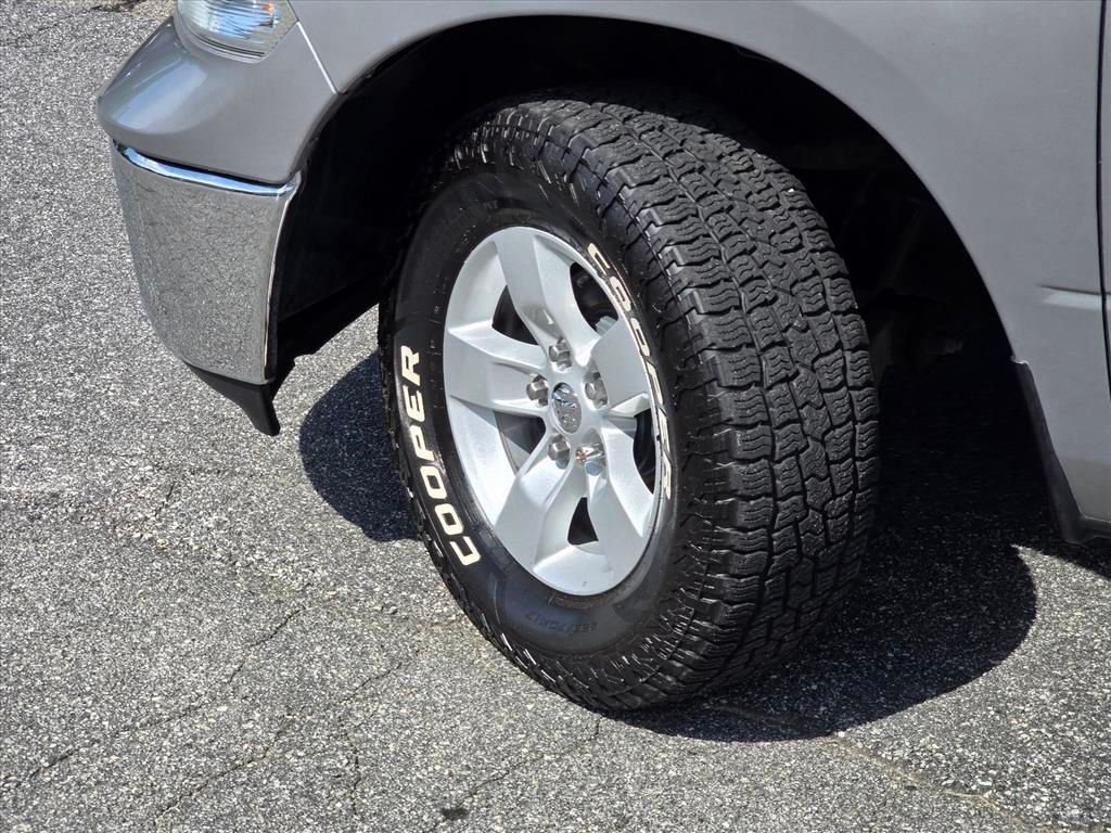 Used 2020 RAM 1500 Classic SLT RWD image 27