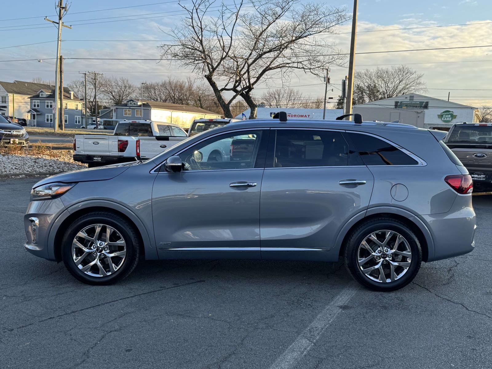 Used 2019 Kia Sorento SX image 2