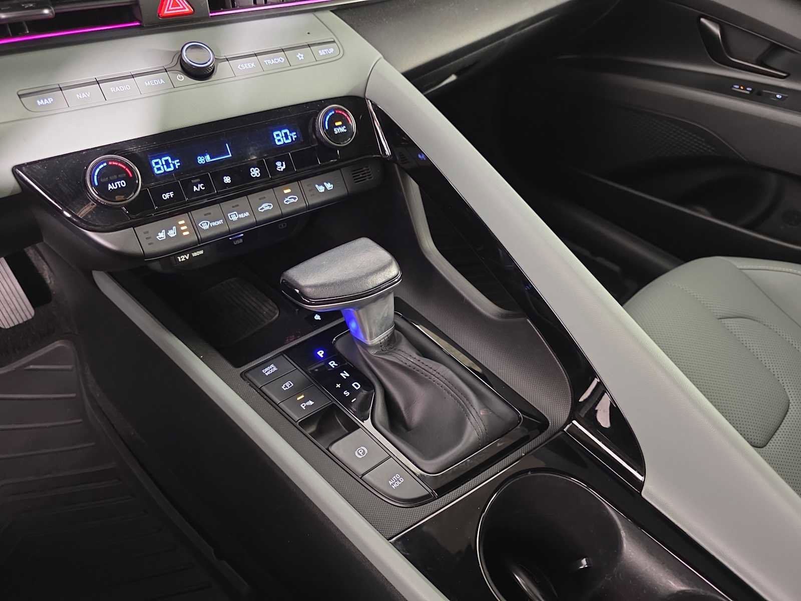 Used 2024 Hyundai Elantra Limited image 20