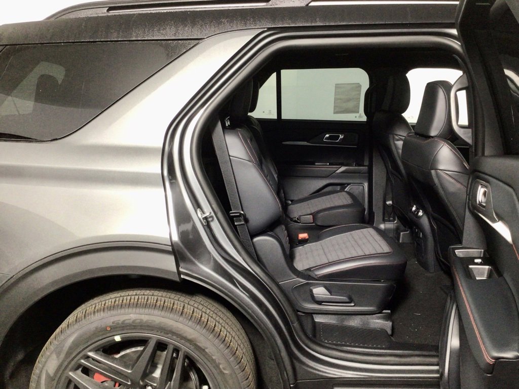 New 2025 Ford Explorer ST-Line image 33