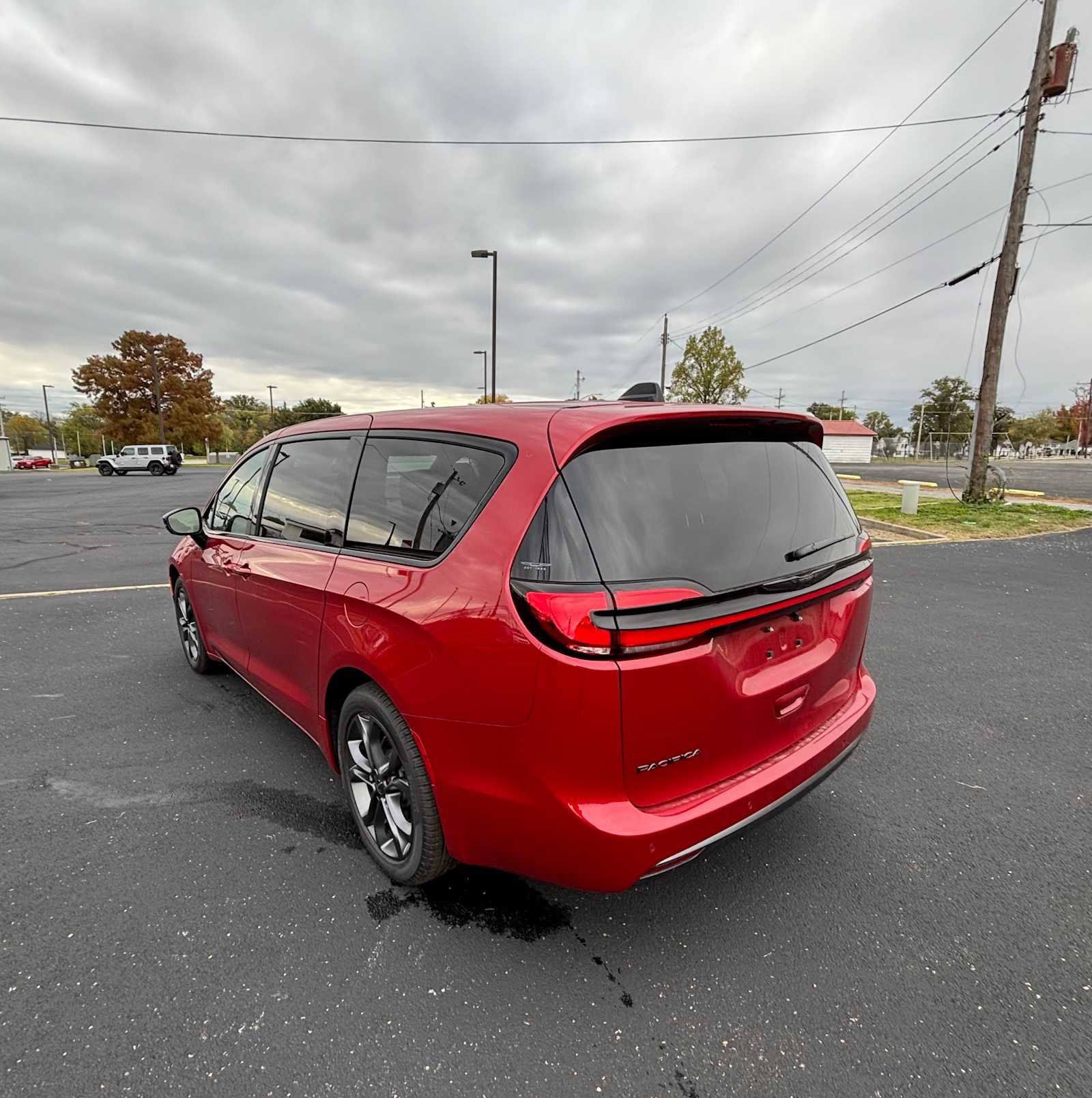 New 2026 Chrysler Pacifica Select FWD image 7
