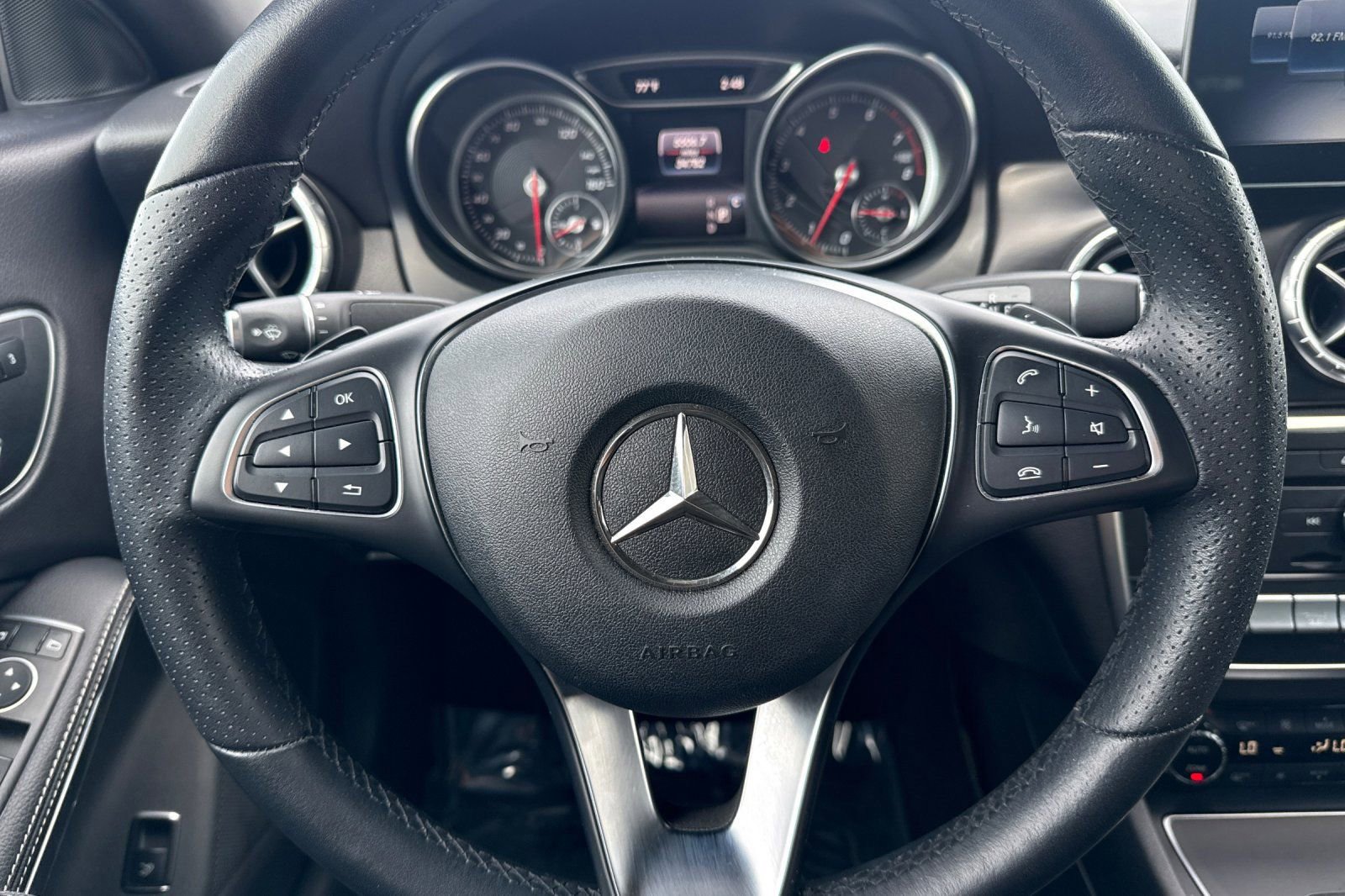 Used 2019 Mercedes-Benz CLA 250 image 25