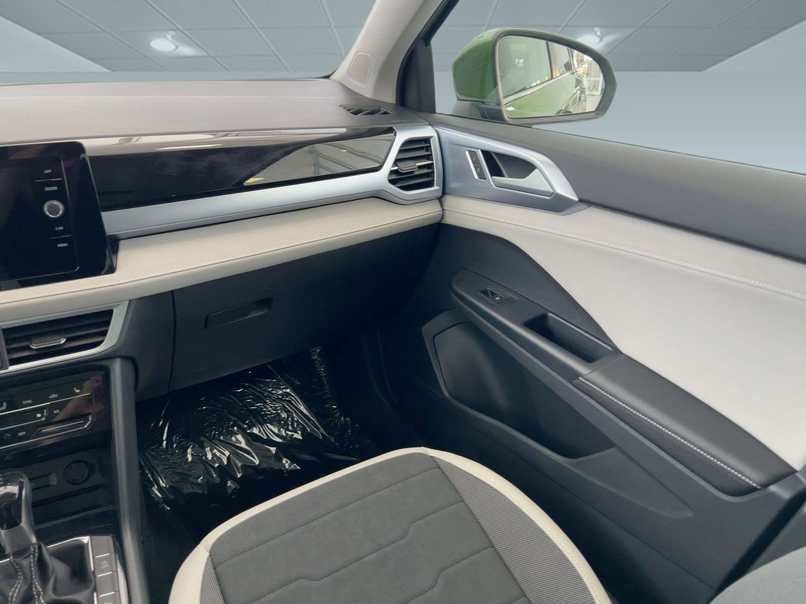 New 2026 Volkswagen Taos SE FWD image 26