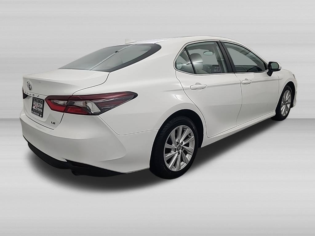 Used 2024 Toyota Camry LE FWD image 5