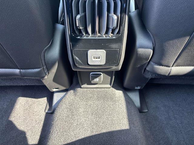 Certified 2024 Jeep Compass Limited w/ High Altitude Package image 12