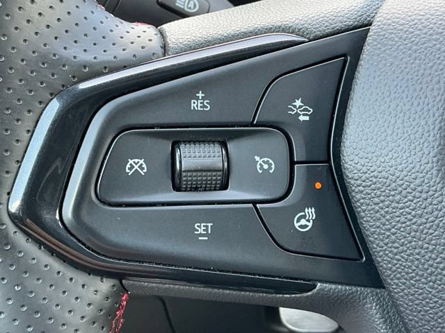 Used 2024 Chevrolet Trax RS w/ Sunroof Package FWD image 26