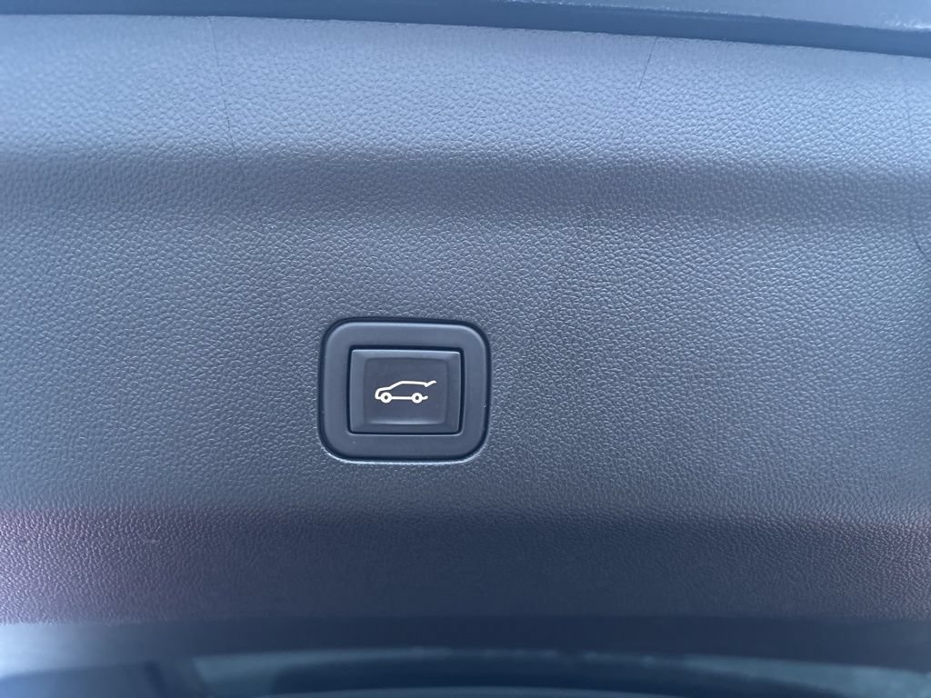 Used 2024 GMC Yukon Denali AWD/4WD image 13