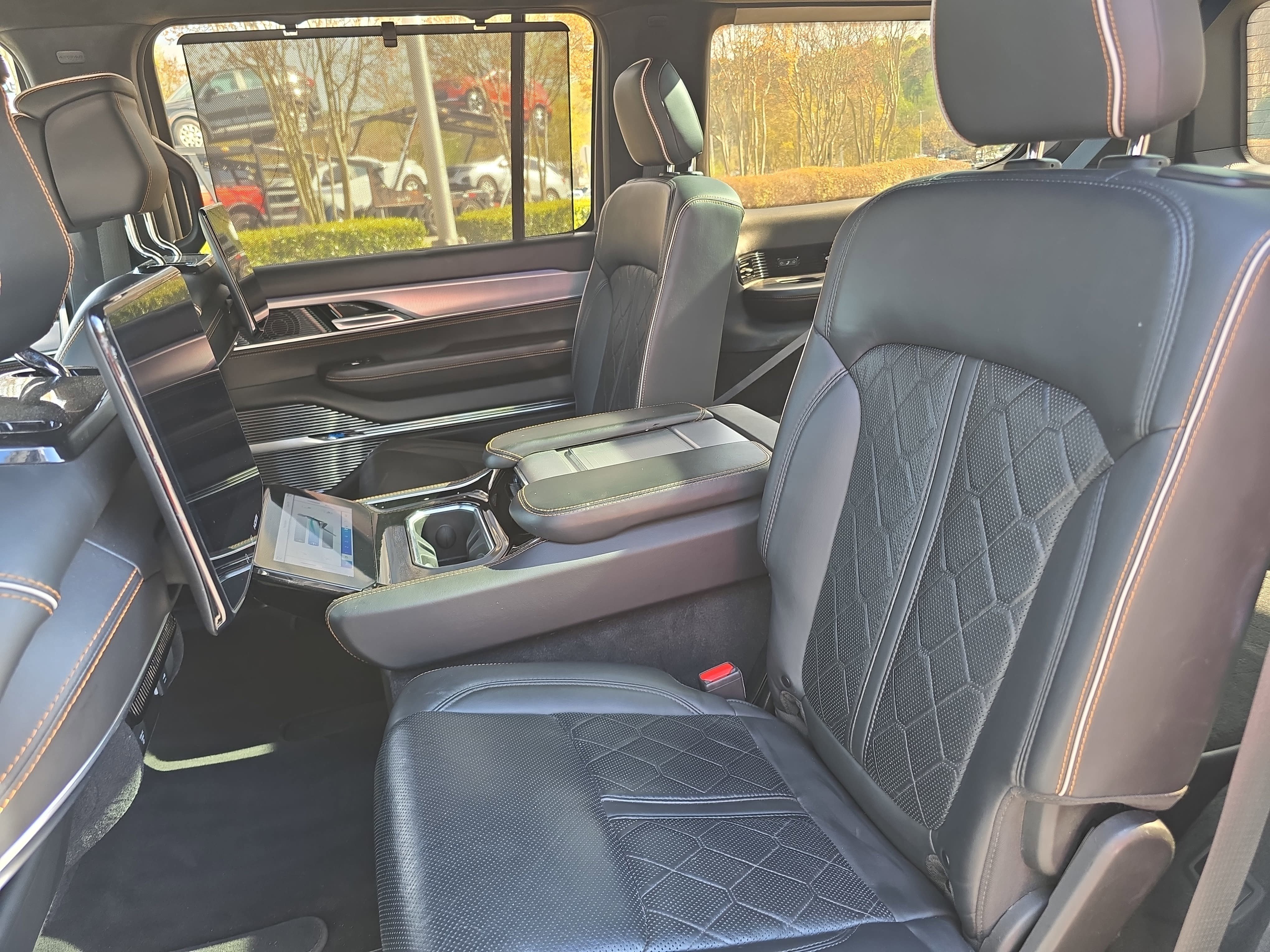 Used 2022 Jeep Grand Wagoneer Series III w/ Rear Seat Video Group 1 image 15