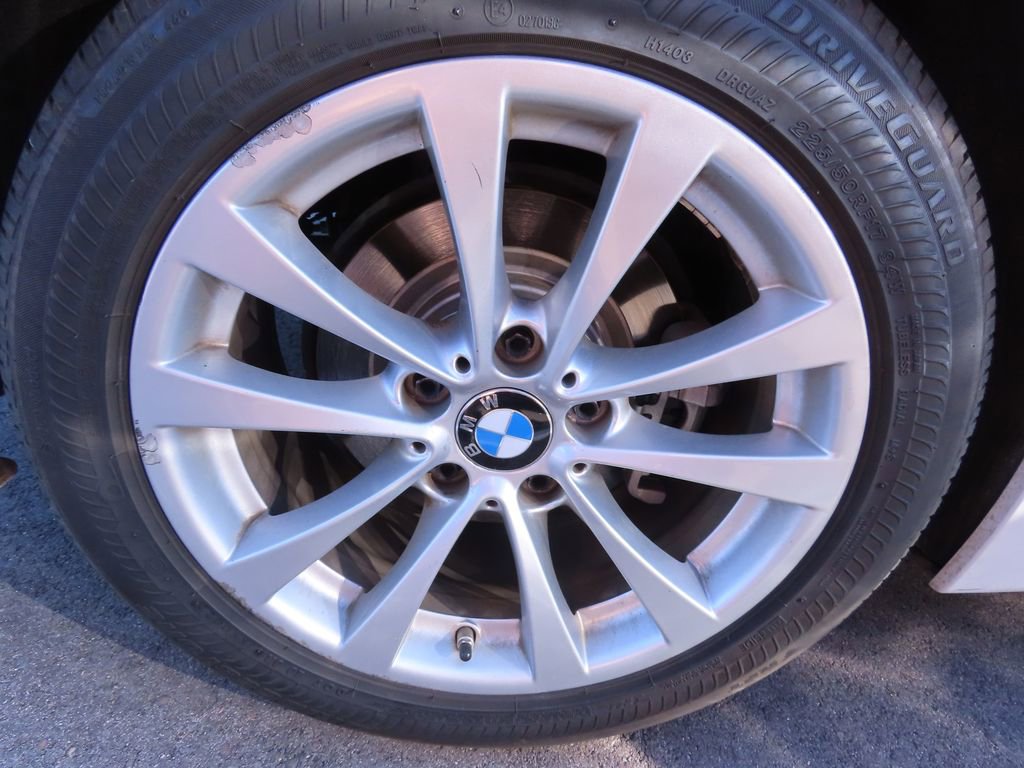 Used 2018 BMW 320i Sedan image 17