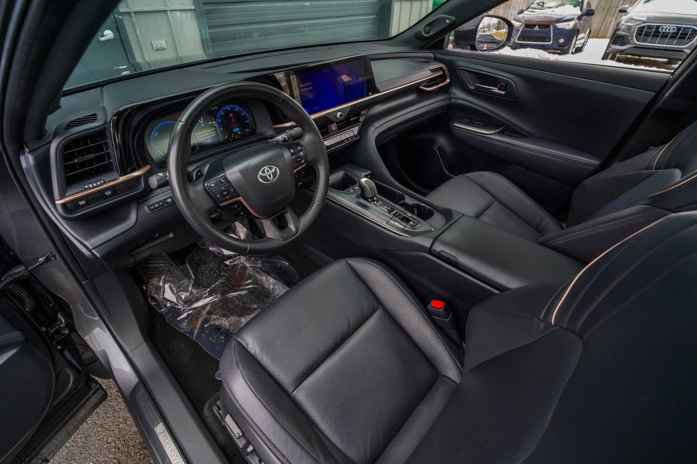 Used 2023 Toyota Crown Platinum image 11