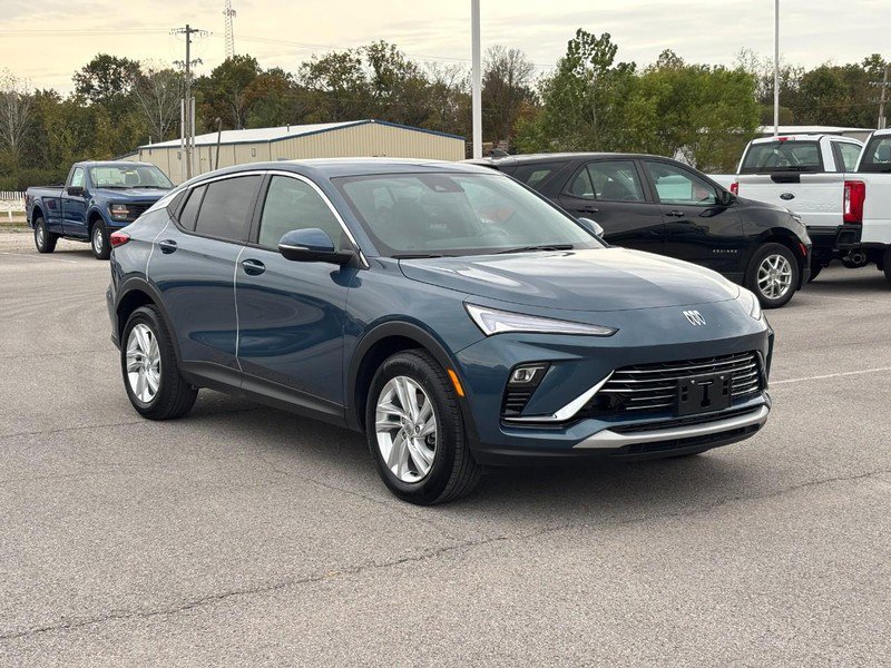 Used 2025 Buick Envista Preferred w/ Convenience I Package image 2