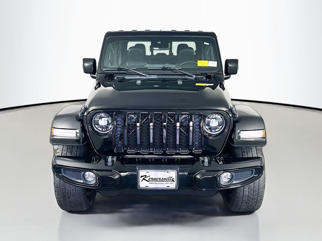 Used 2022 Jeep Gladiator Overland image 2