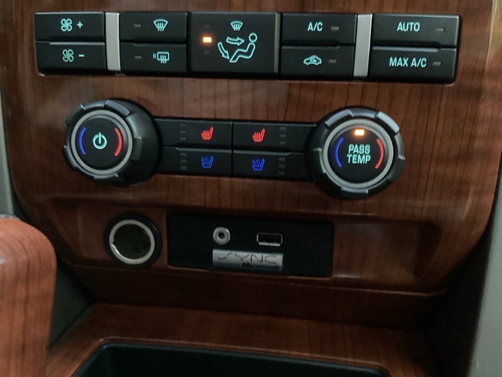 Used 2010 Ford F150 Lariat image 48