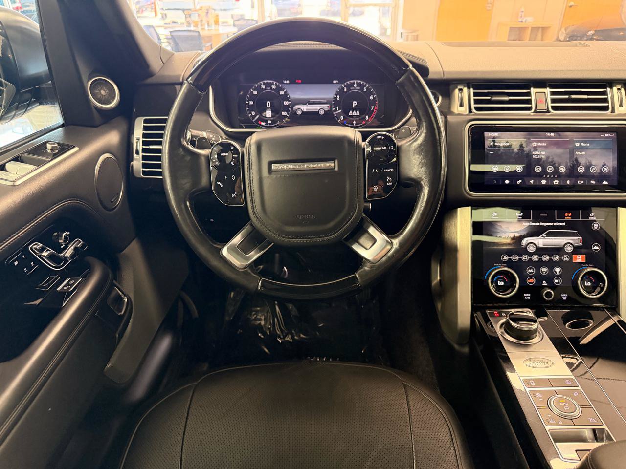 Used 2019 Land Rover Range Rover HSE AWD/4WD image 16