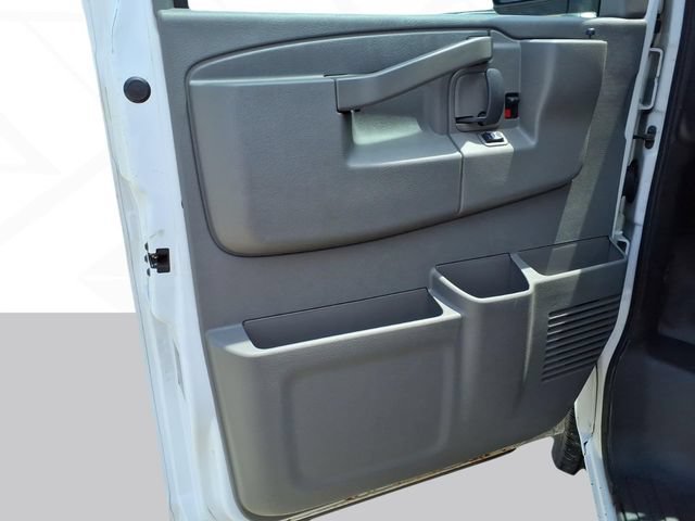 Used 2019 Chevrolet Express 3500 w/ Driver Convenience Package RWD image 10