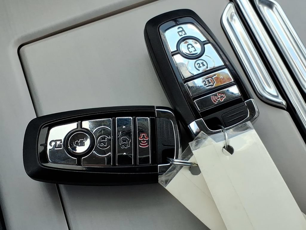 New 2025 Lincoln Navigator Reserve AWD/4WD image 30