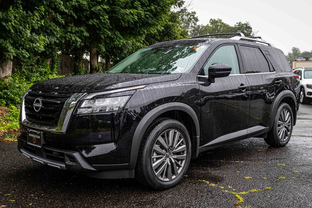 Certified 2025 Nissan Pathfinder SL w/ SL Premium Package image 3