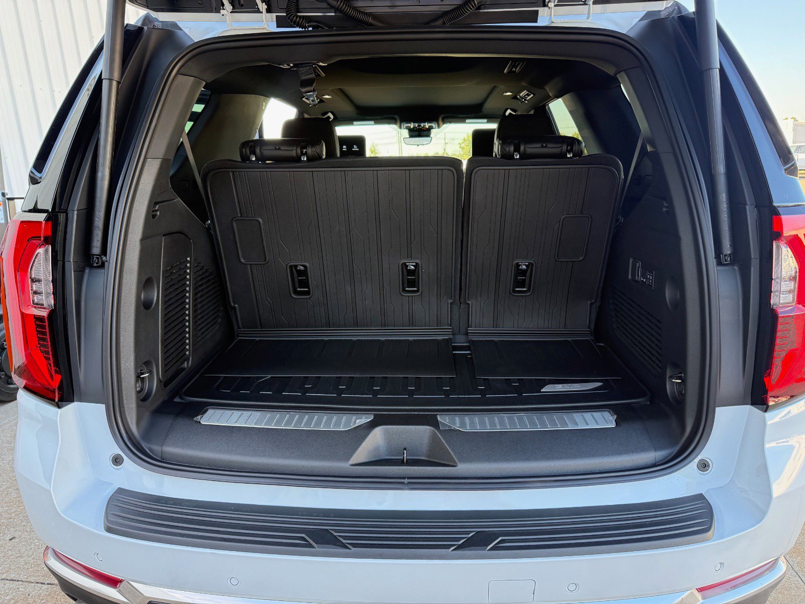 New 2026 GMC Yukon Denali w/ Advanced Technology Package image 16