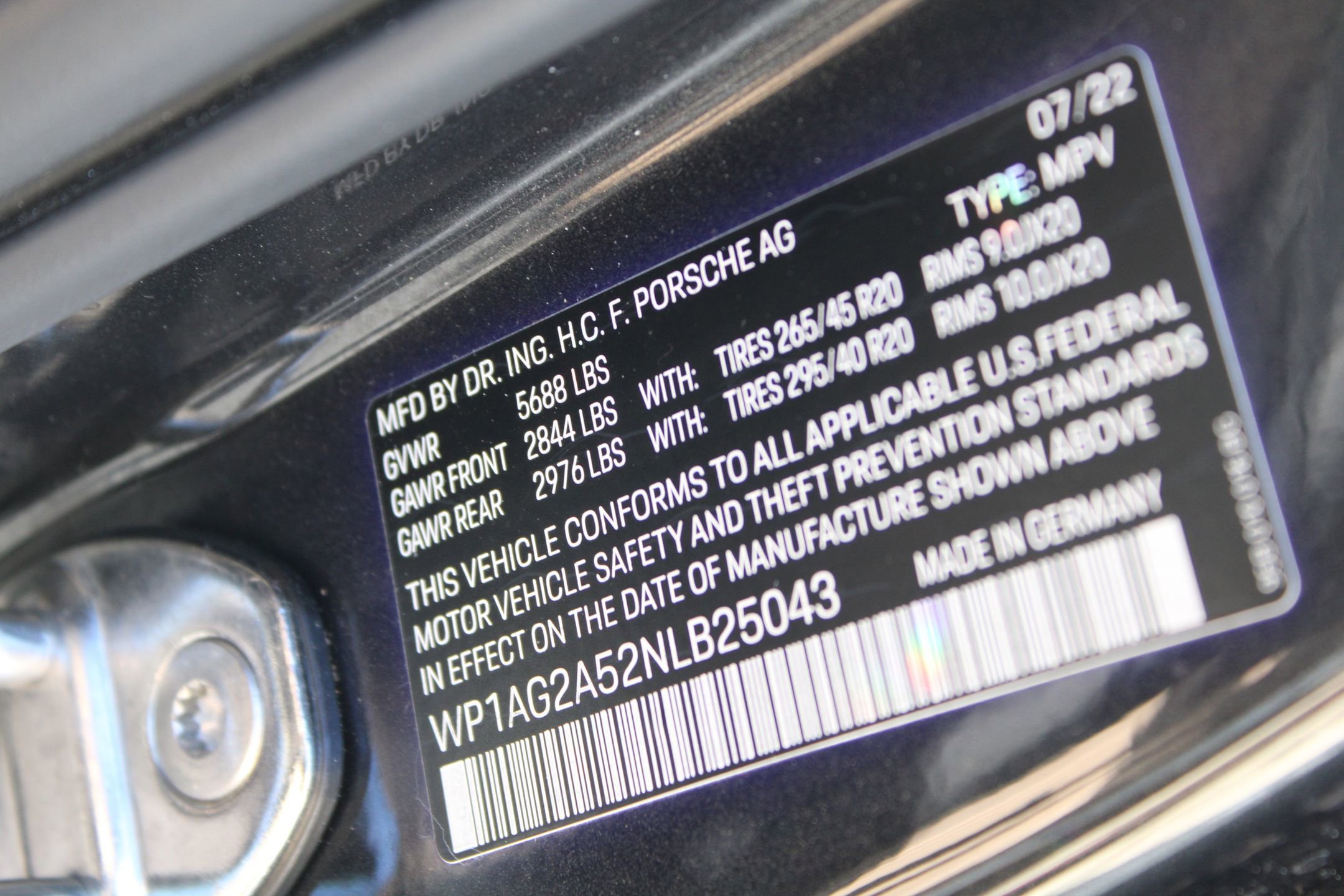 Certified 2022 Porsche Macan S image 31