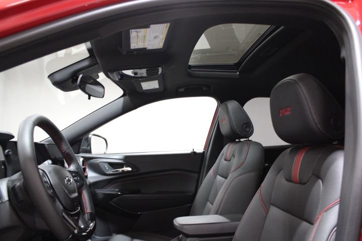 New 2026 Chevrolet Trax RS w/ Sunroof Package image 4