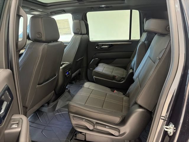 New 2026 Chevrolet Suburban High Country w/ Sun And Tow Package AWD/4WD image 14