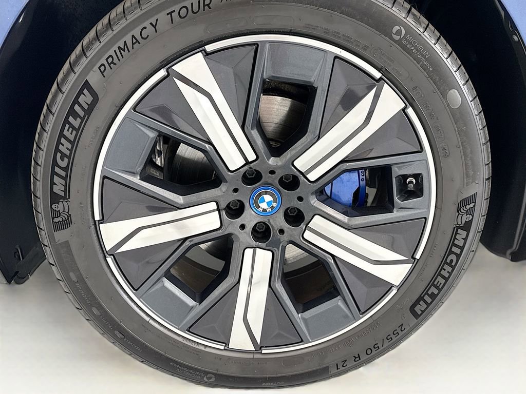 Certified 2023 BMW iX xDrive50 w/ Sport Package AWD/4WD image 28