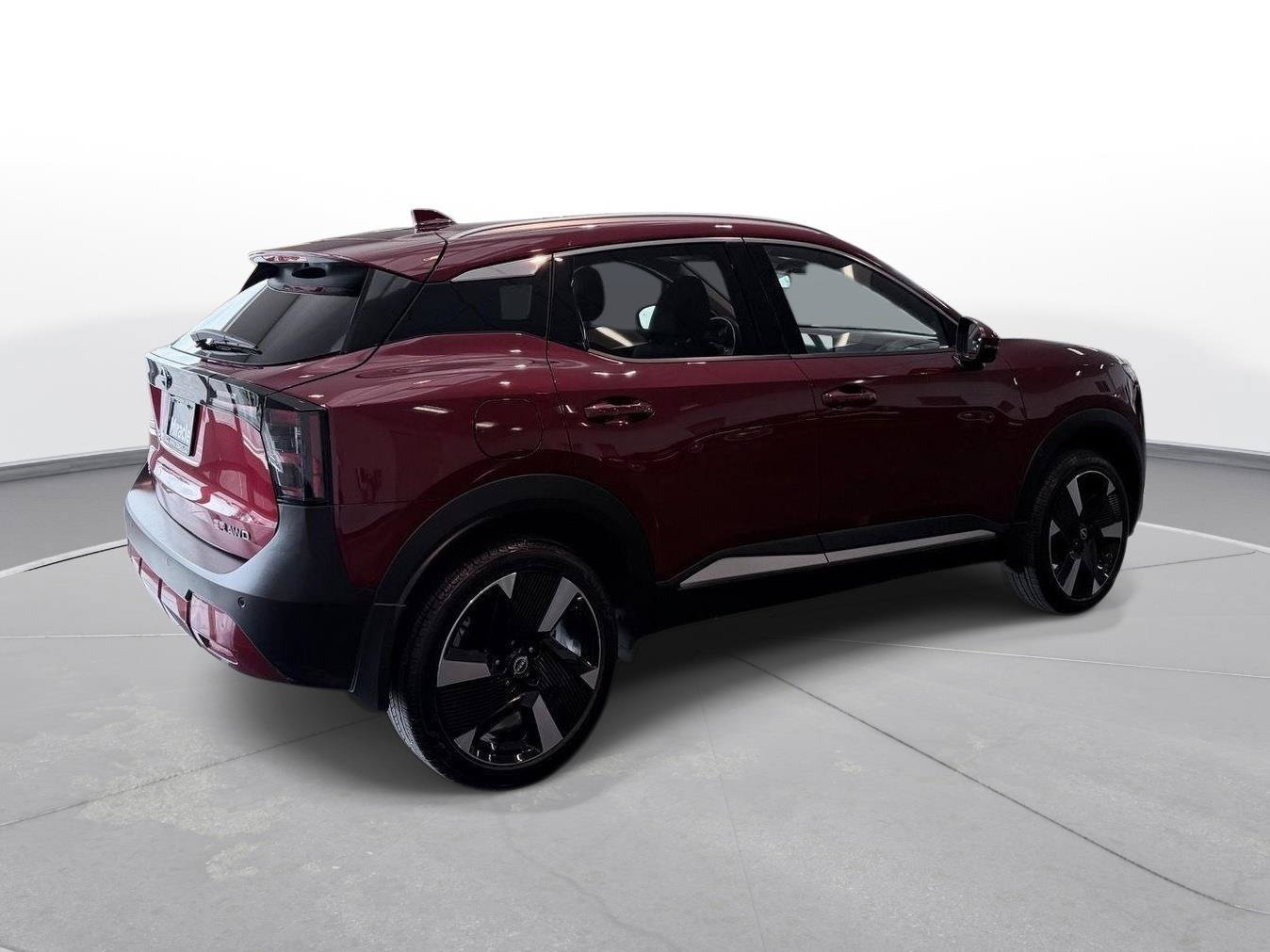 Used 2025 Nissan Kicks SR AWD/4WD image 11
