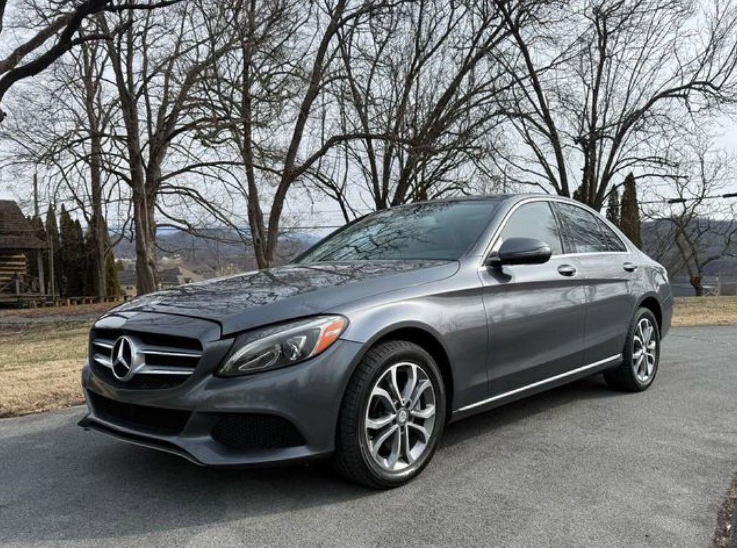Used 2017 Mercedes-Benz C 300 4MATIC Sedan image 5