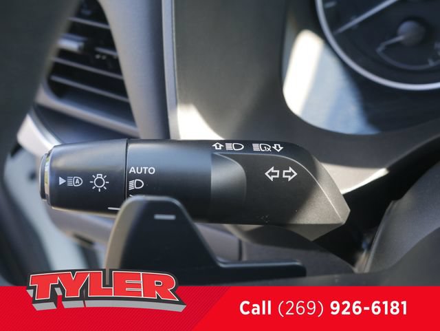 Used 2024 Nissan Rogue S FWD image 23