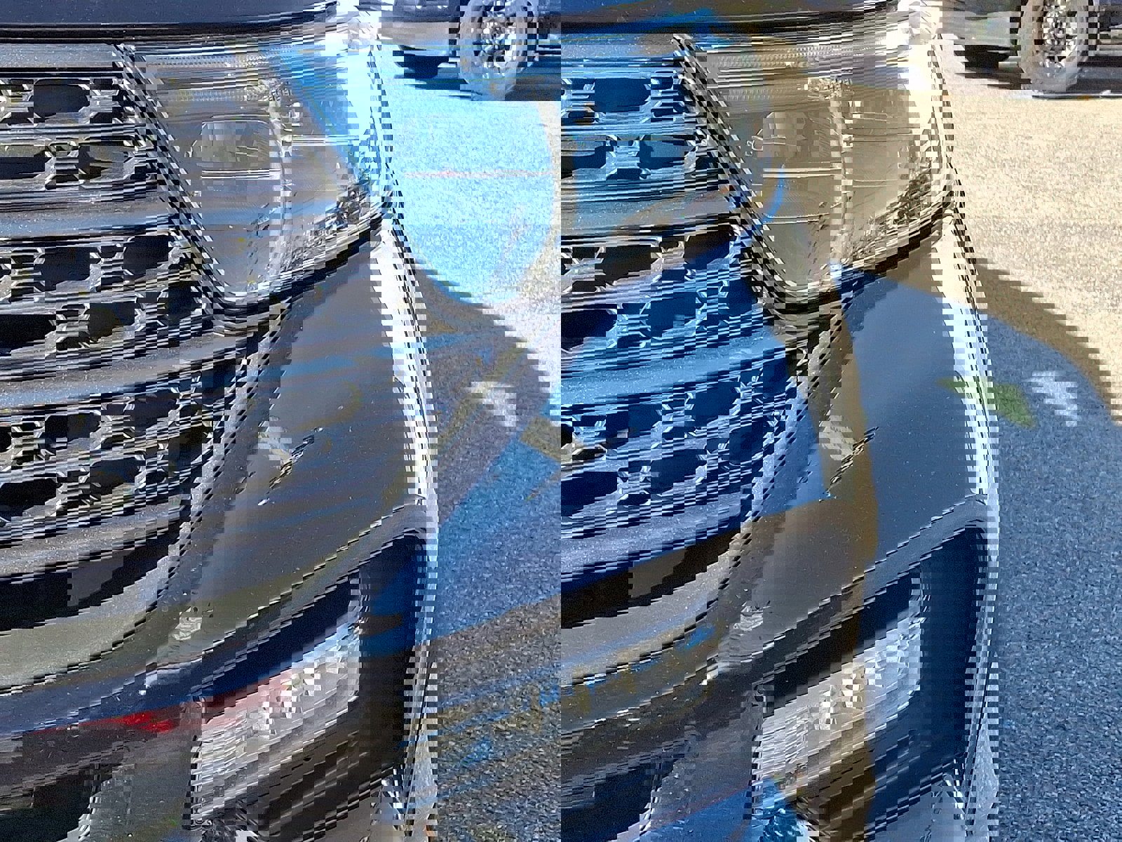 Certified 2022 Ford Explorer XLT w/ Equipment Group 202A image 9