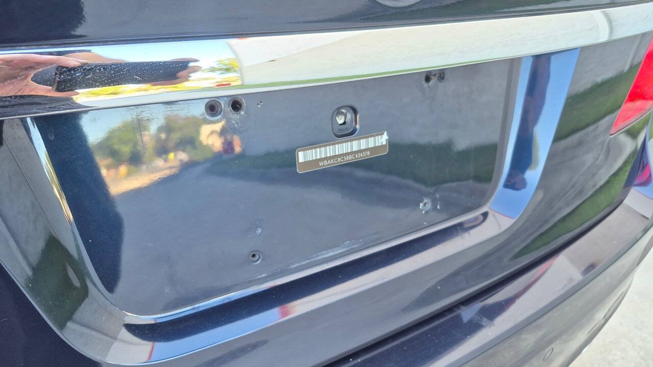 Used 2011 BMW 750Li xDrive AWD/4WD image 17