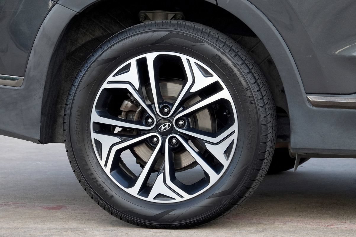Used 2020 Hyundai Santa Fe Limited FWD image 30