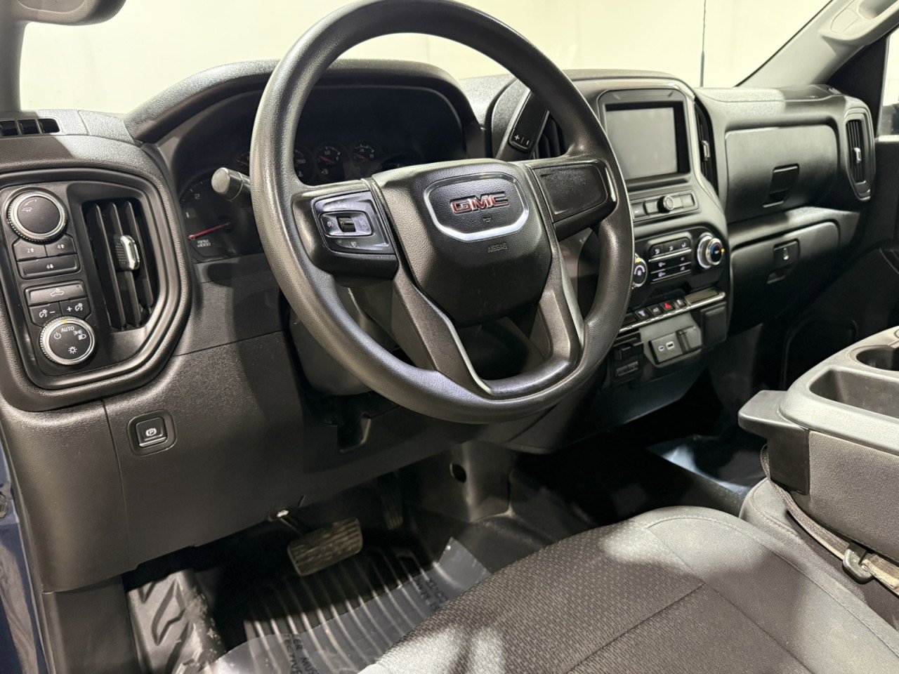 Used 2022 GMC Sierra 2500 Pro w/ Convenience Package image 15