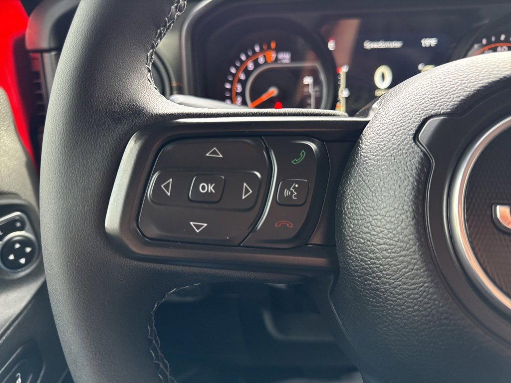 Used 2025 Jeep Gladiator Mojave image 19