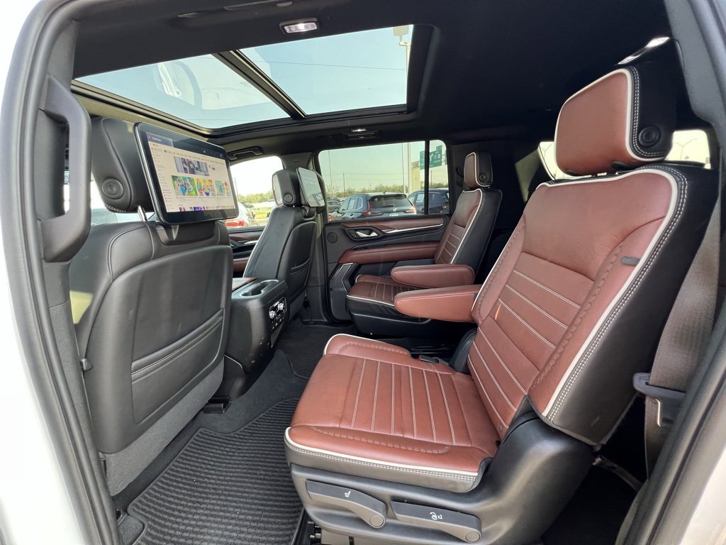 Used 2024 GMC Yukon XL Denali Ultimate image 32