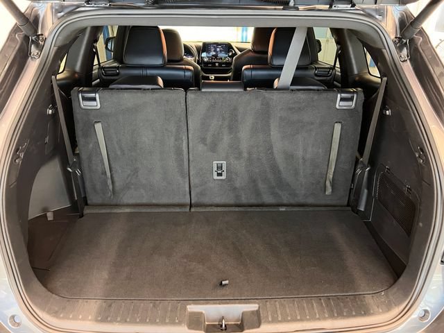 Used 2025 Toyota Highlander XSE AWD/4WD image 8