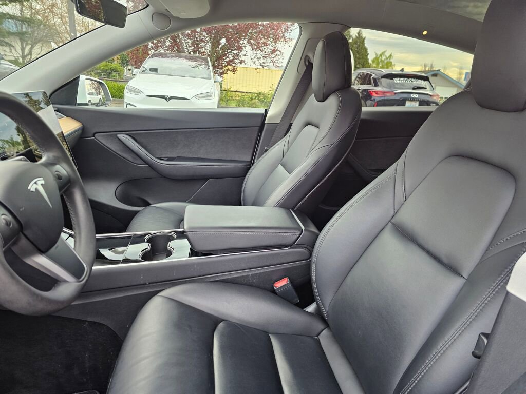 Used 2020 Tesla Model Y Long Range image 24