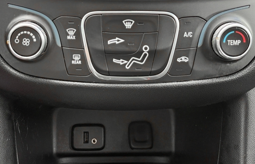 Used 2018 Chevrolet Equinox LT AWD/4WD image 23