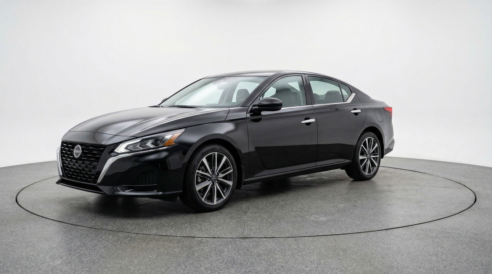 Used 2025 Nissan Altima 2.5 SV image 3