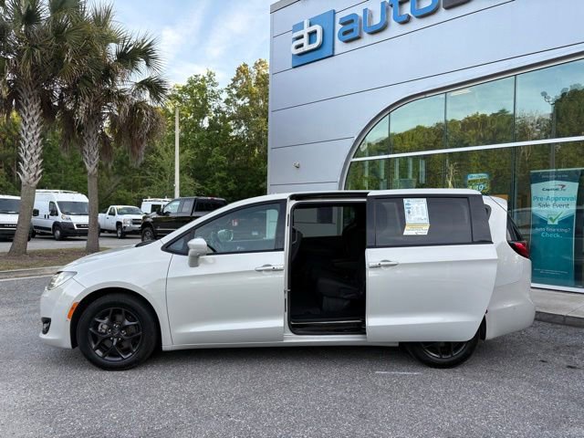 Used 2019 Chrysler Pacifica Touring Plus FWD image 22