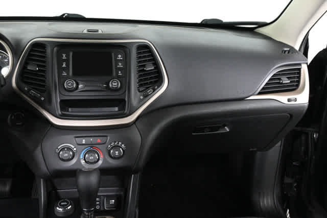 Used 2017 Jeep Cherokee Sport AWD/4WD image 14