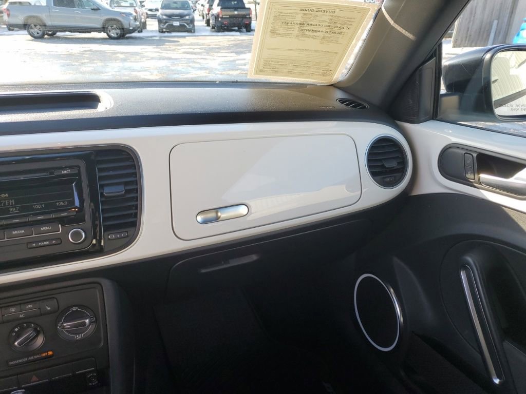 Used 2012 Volkswagen Beetle 2.0T image 17