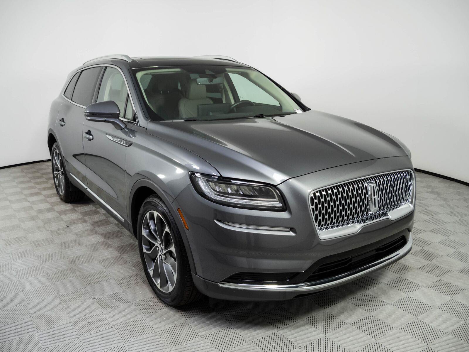 Used 2022 Lincoln Nautilus Reserve AWD/4WD image 26