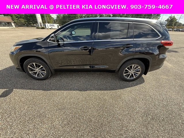 Used 2017 Toyota Highlander XLE image 4