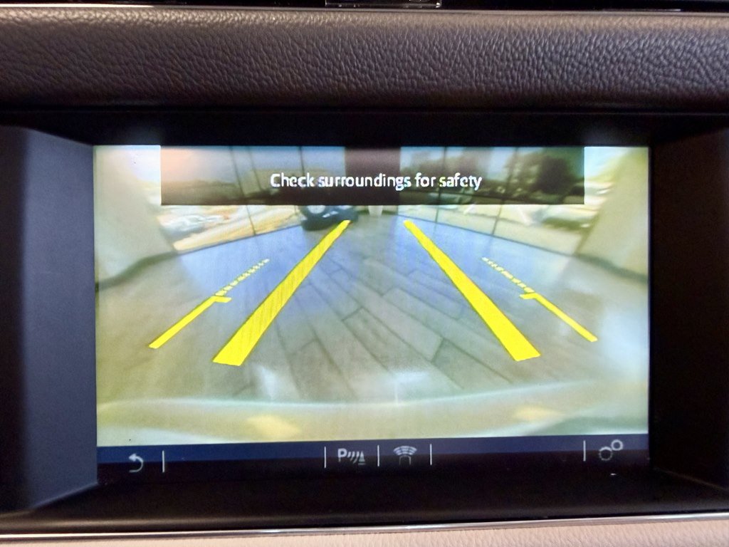 Used 2016 Jaguar XF Premium AWD/4WD image 11