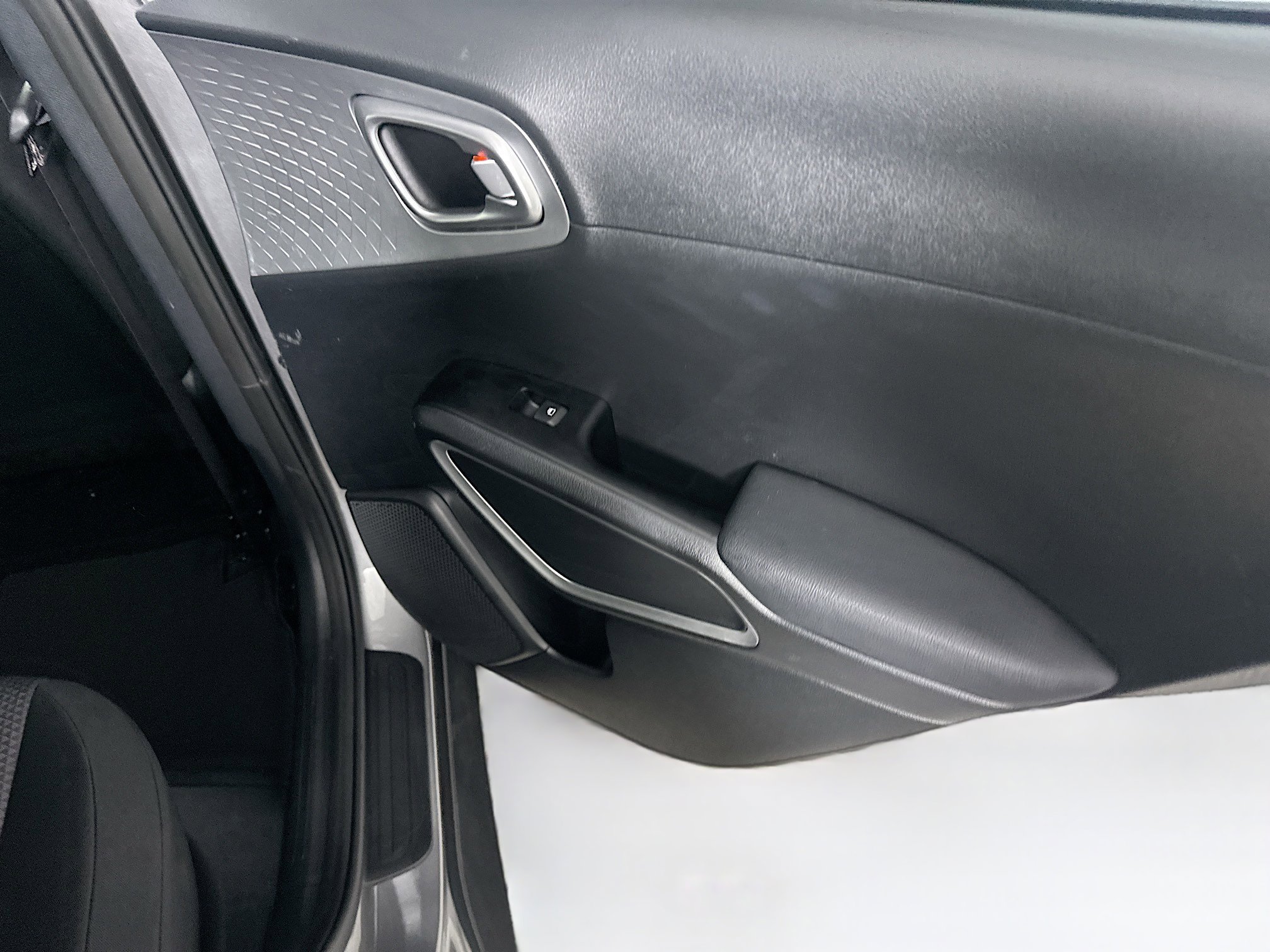 Used 2025 Kia Soul LX w/ LX Technology Package FWD image 27