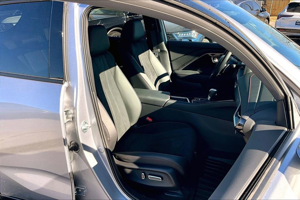 Certified 2025 Acura MDX w/ Technology Package image 10