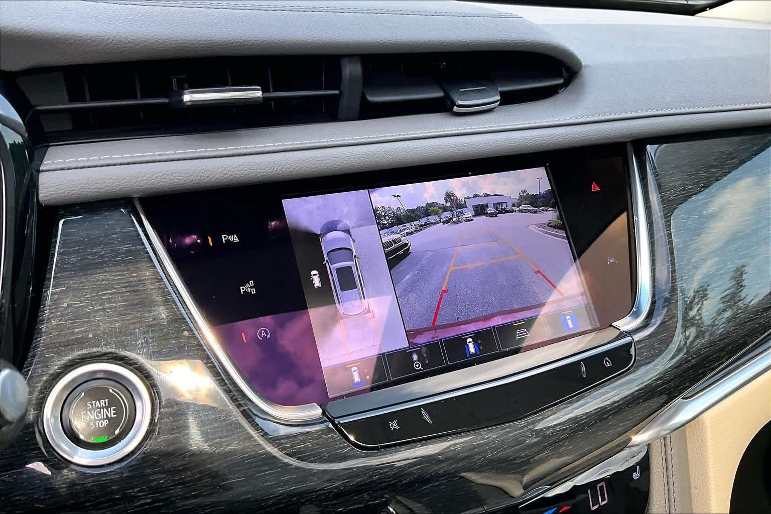 Used 2022 Cadillac XT6 Premium Luxury w/ Technology Package FWD image 27
